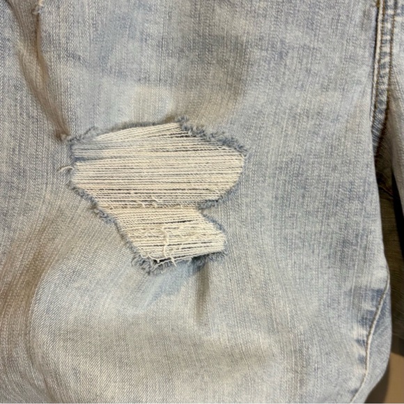 Women's Size 18 TORRID Perfect 10" Bermuda Jean Shorts Vintage Stretch Ripped - Picture 3 of 12